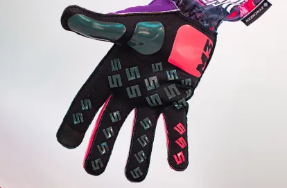 Grip M3 Kraken palm silicone pattern, black palm with pink grip details